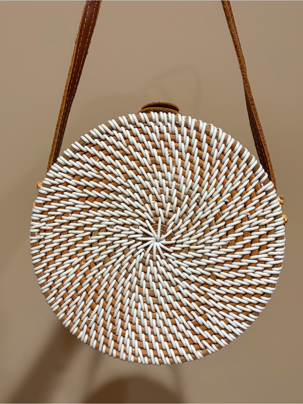 Woven Round Crossbody Bag - White & Tan